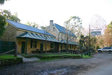sandstone pub - The Settler's Arms